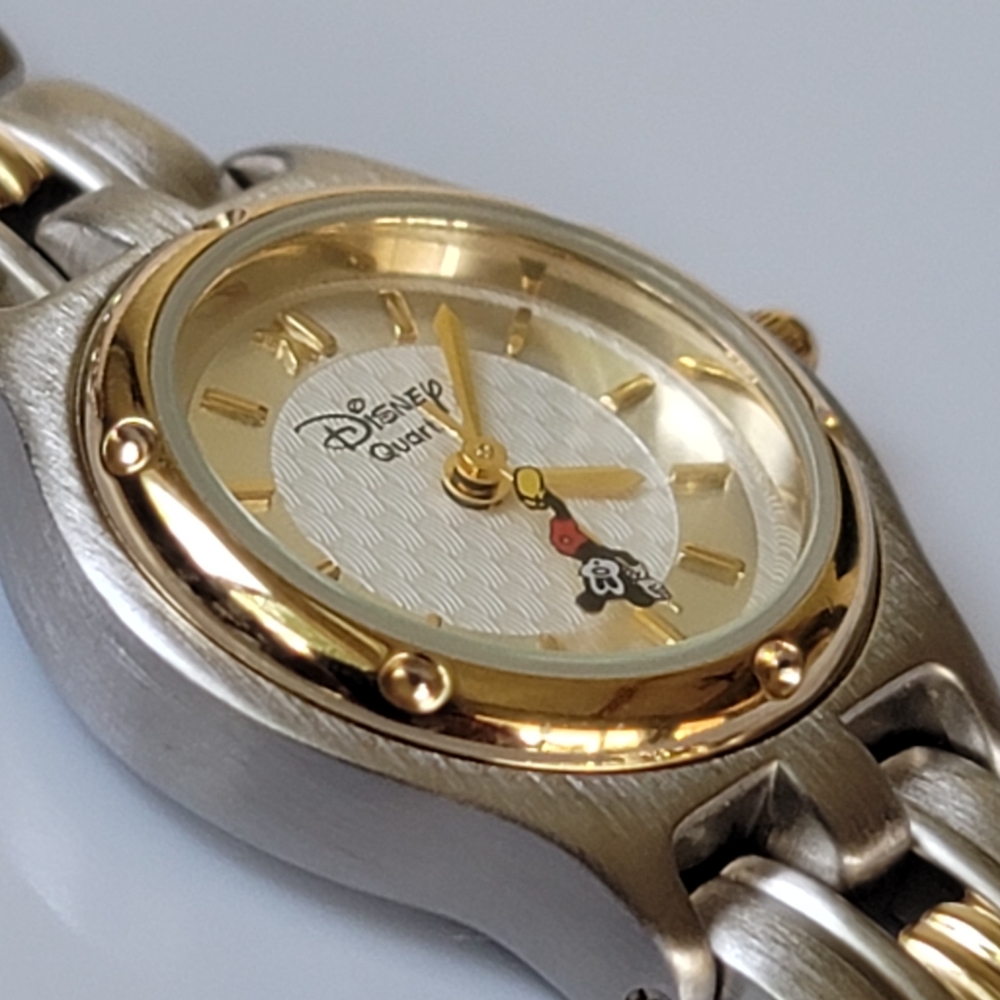 Vintage Disney Mickey Mouse Ladies Quartz Watch EUC